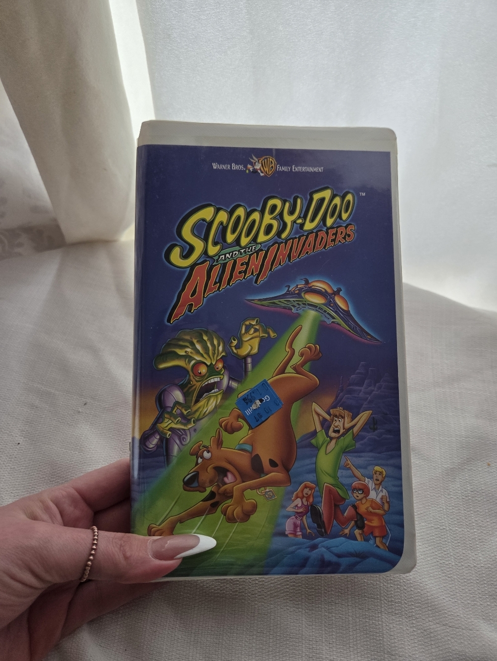 Warner Bros. Scooby-Doo Alien Invaders VHS - Purple, Green, Orange, Blue,